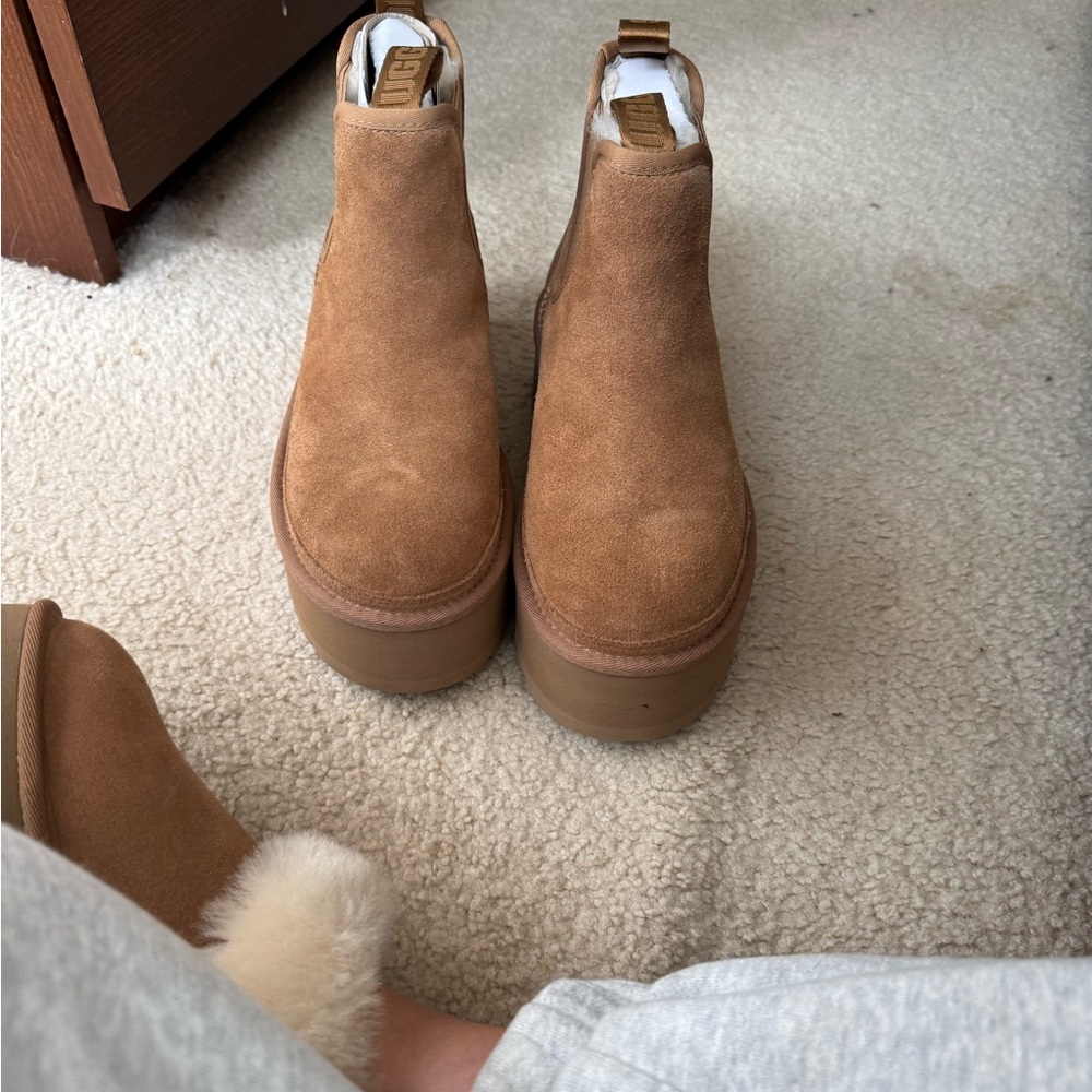 Ugg Neumel Logo Platform Chelsea booties in a size 6. Guaranteed authentic! - Picture 13 of 15